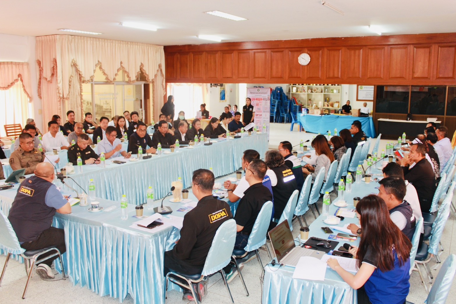 การประชุมหัวหน้าส่วนราชการ หัวหน้าหน่วยงานรัฐวิสาหกิจ ผู้บริหารสถานศึกษา และผู้บริหารองค์กรปกครองส่วนท้องถิ่น อำเภอบ้านนาสาร จังหวัดสุราษฎร์ธานี ครั้งที่ 6/2569