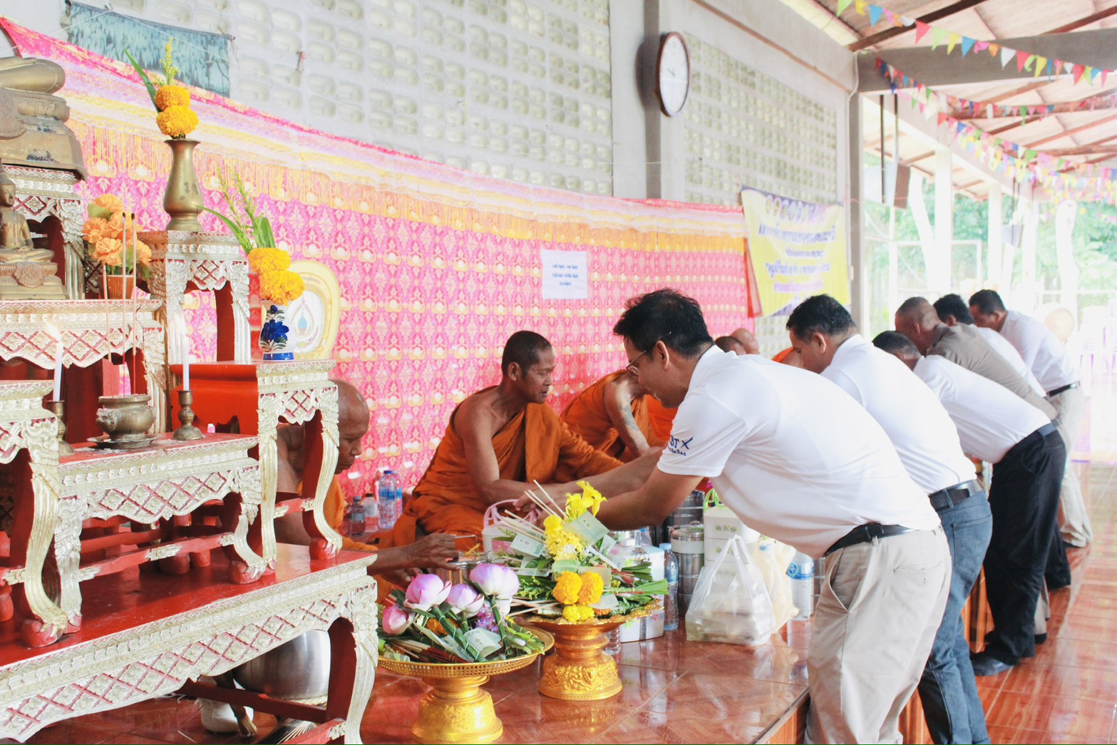 กิจกรรม “เข้าวัดฟังธรรมไปกับนายอำเภอบ้านนาสาร”